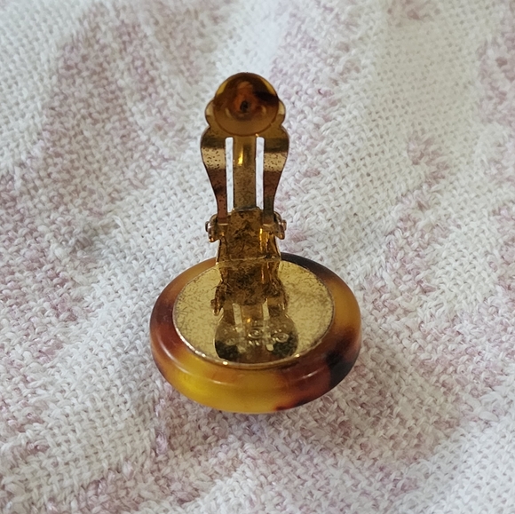 Chanel Vintage Faux Pearl & Resin Clip on Earrings - Picture 9 of 11